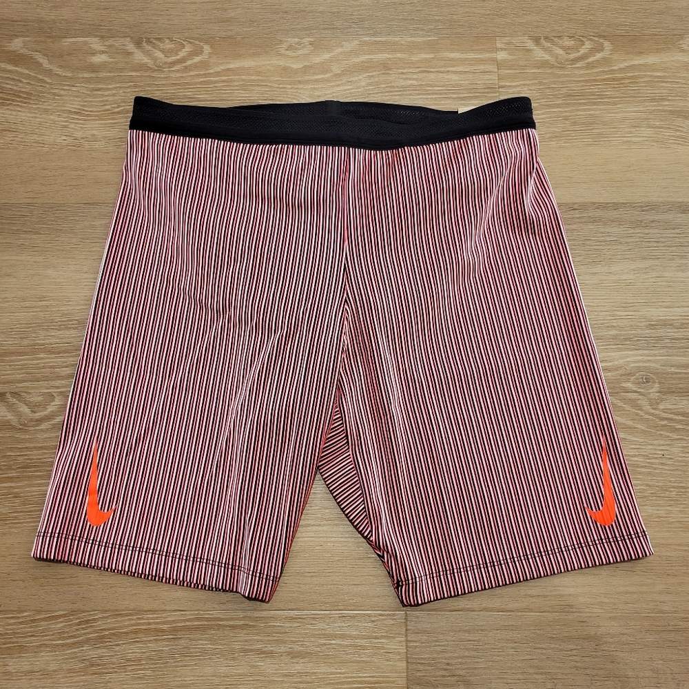 Nike Aeroswift 1/2 Length Running Tights Crimson Men’s Sz Large DA1429-014 - Picture 8 of 9